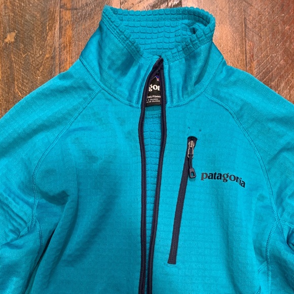 Patagonia R1 Quarter zip - Women’s small in teal - Picture 6 of 16